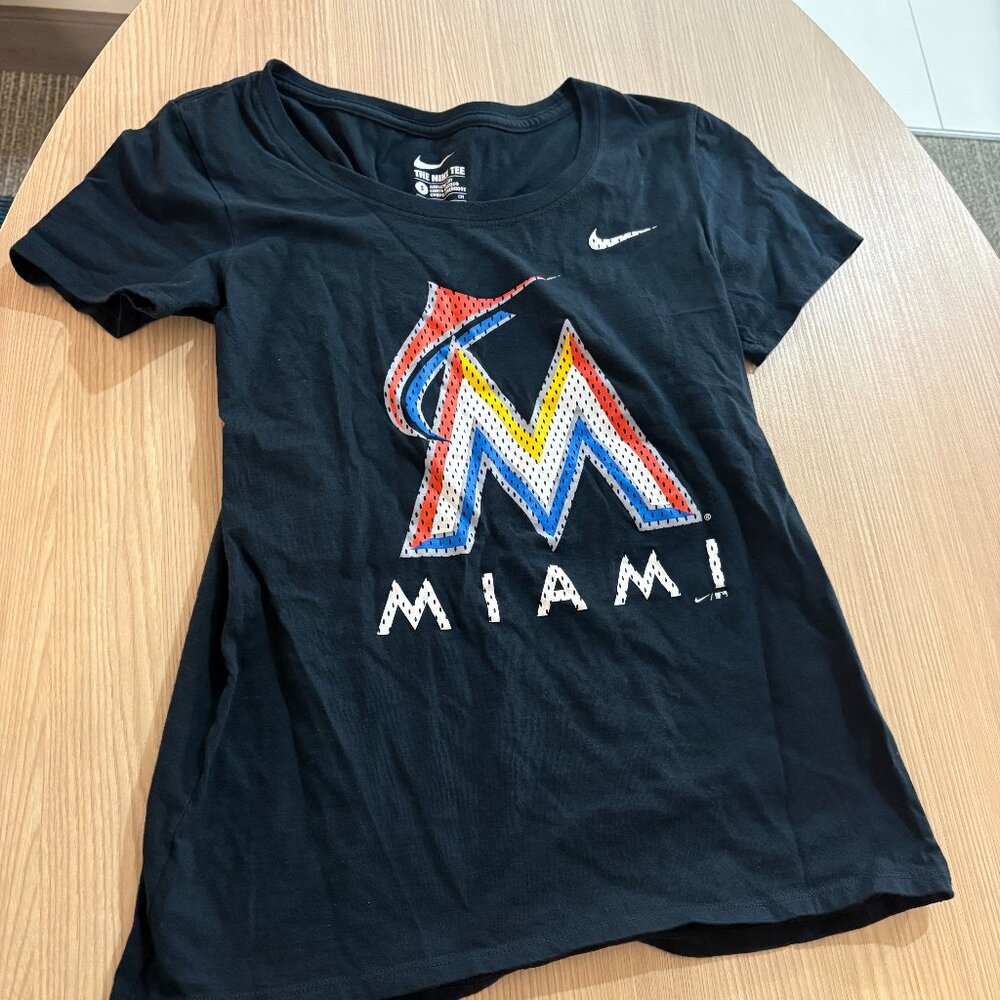 Miami Marlins T Shirt Women's Small Nike Athletic Cut Black Short Sleeve Cotton